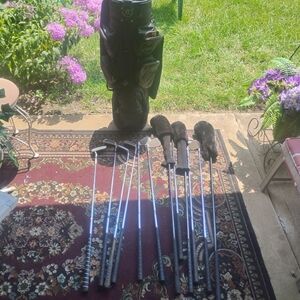 Titleist Golf Club Set with Mitsashubs Black Bag And Glove And Nike Balls